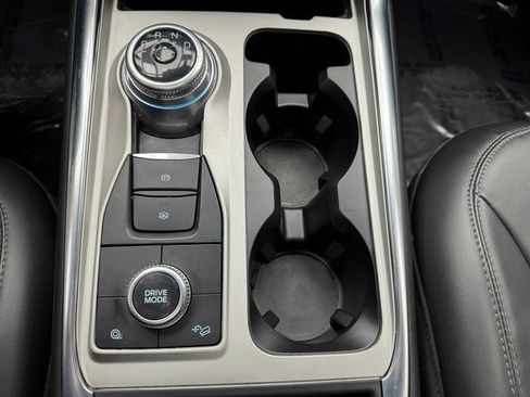 Certified 2022 Ford Explorer XLT w/ Equipment Group 202A image 20