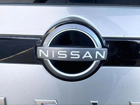 Certified 2024 Nissan Pathfinder SV image 29