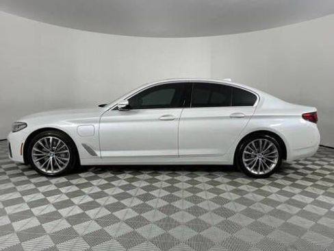 Used 2021 BMW 530e 530e iPerformance w/ Premium Package image 7