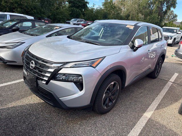 Used 2024 Nissan Rogue SV AWD/4WD image 9