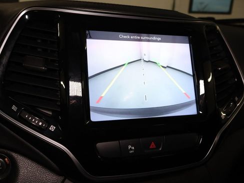 Used 2020 Jeep Cherokee Limited image 34