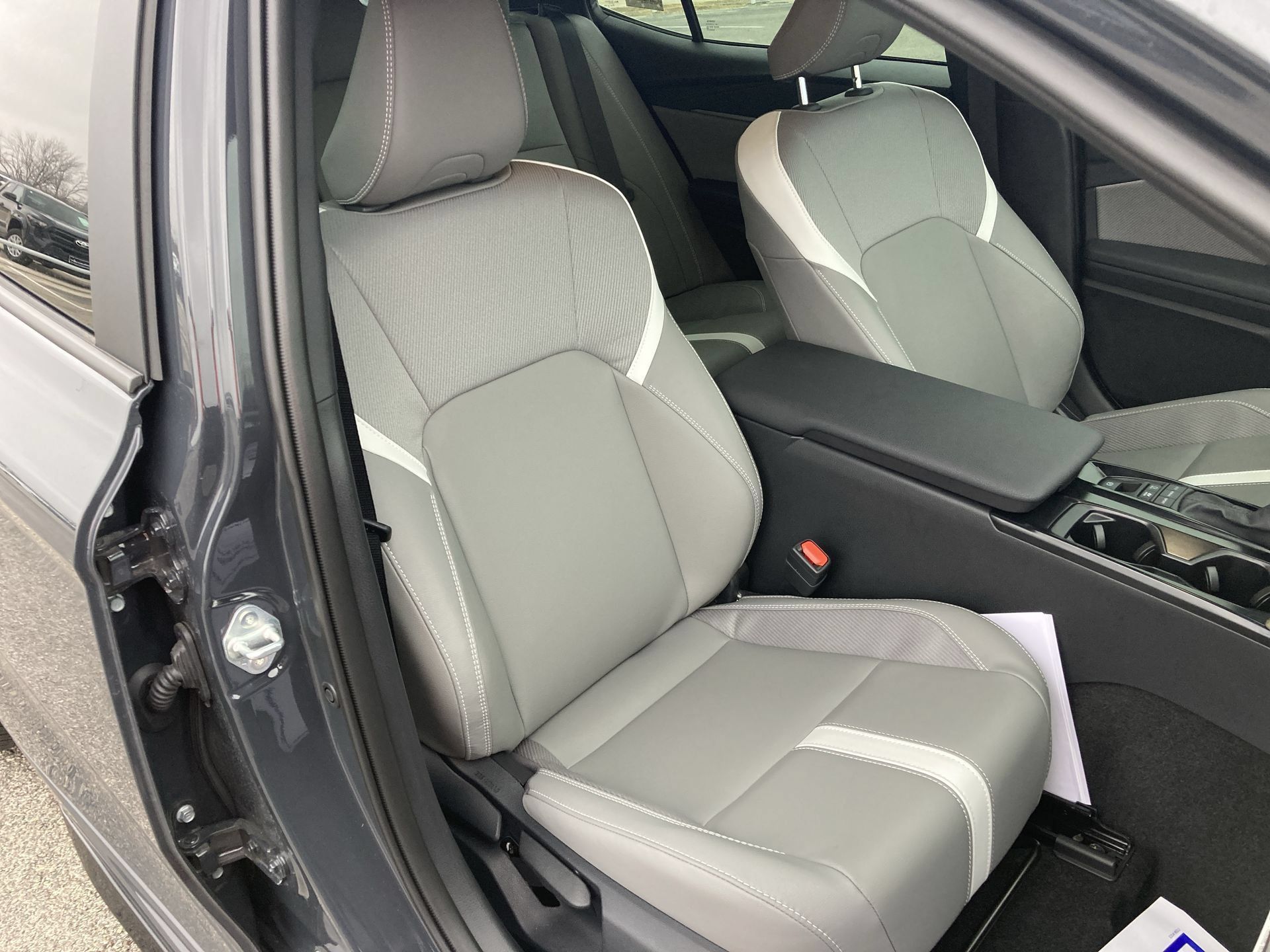 Used 2026 Toyota Camry SE FWD image 28