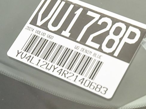 Certified 2024 Volvo V60 B5 Cross Country Plus image 28