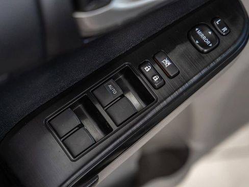 Used 2012 Toyota Camry LE image 27