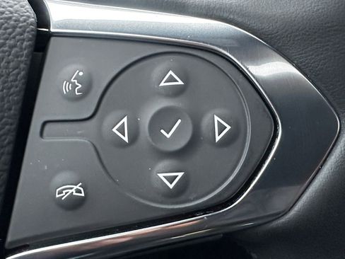 Used 2023 Chevrolet Traverse RS image 20