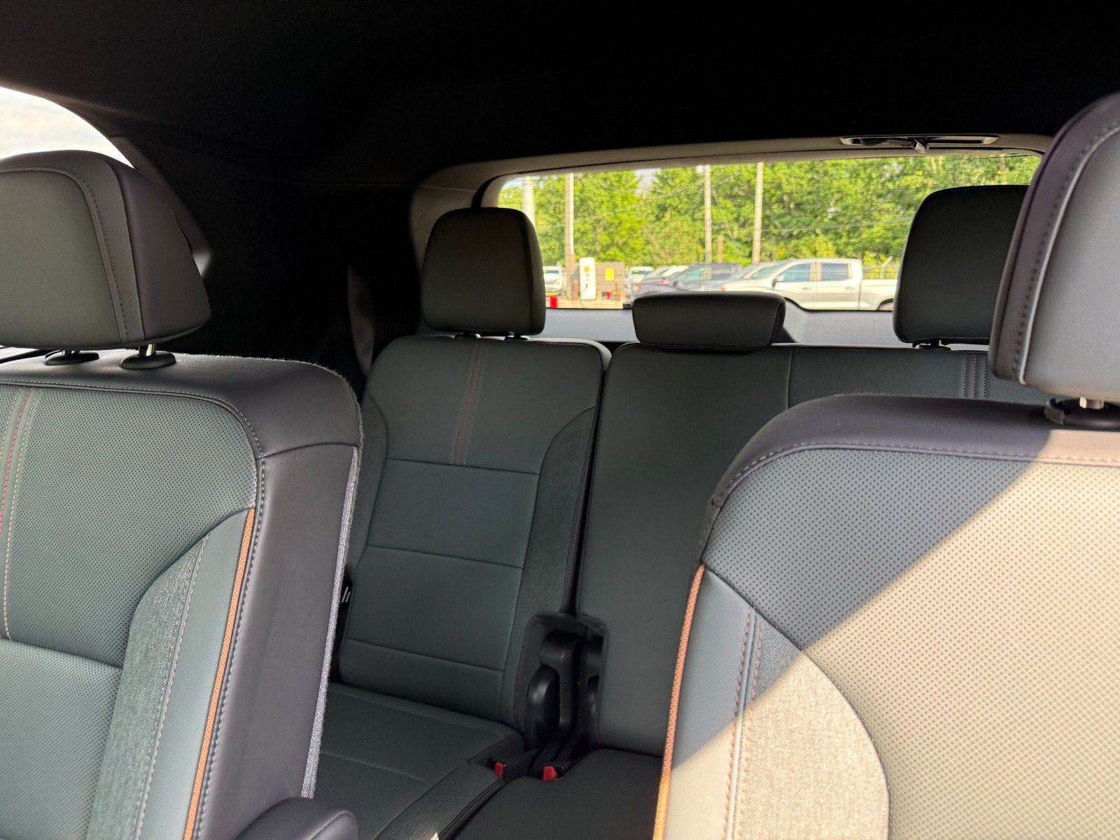 Certified 2025 GMC Acadia AT4 AWD/4WD image 20