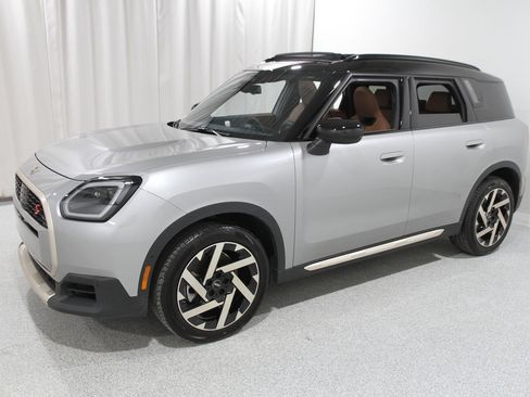 Certified 2025 MINI Cooper Countryman S image 3