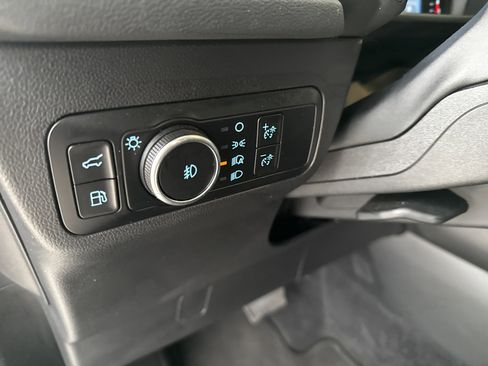 Used 2024 Ford Escape SE image 24