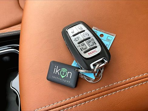 New 2026 Chrysler Pacifica Pinnacle w/ Trailer Tow Group image 20