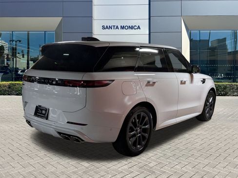 New 2025 Land Rover Range Rover Sport Dynamic SE image 2