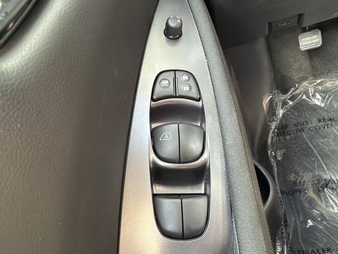 Used 2025 Nissan Leaf S FWD image 26