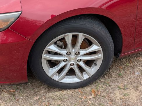 Used 2017 Chevrolet Malibu LT w/ Driver Confidence Package image 6