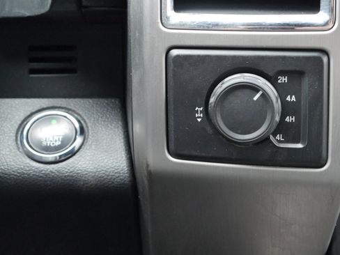 Used 2015 Ford F150 Platinum w/ Equipment Group 701A Luxury image 9