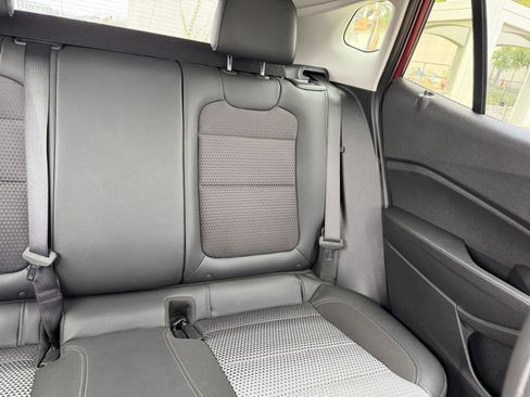 Used 2025 Chevrolet Trax LT image 35