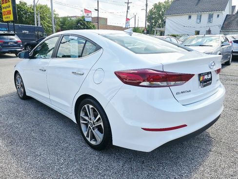 Used 2017 Hyundai Elantra Limited w/ Limited Tech Package 04 FWD image 7