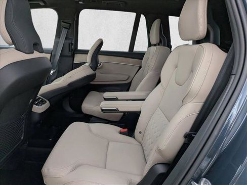 New 2026 Volvo XC90 B5 Plus w/ Protection Package image 17