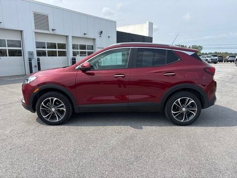 Used 2023 Buick Encore GX Select w/ Safety Package II AWD/4WD image 2