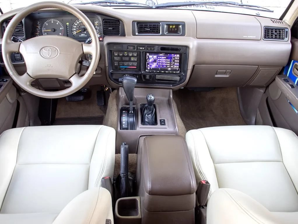 Used 1996 Toyota Land Cruiser w/ Leather Trim Pkg AWD/4WD image 13