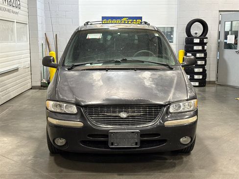 Used 2000 Chrysler Town & Country LX image 2