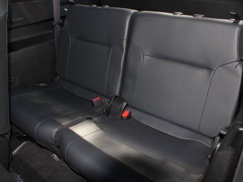 Used 2025 Mitsubishi Outlander SE AWD/4WD image 18