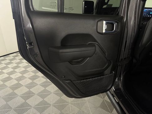 Certified 2025 Jeep Wrangler Unlimited Rubicon w/ Convenience Group AWD/4WD image 28