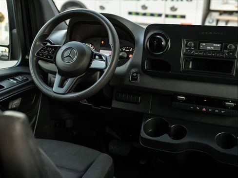 Used 2019 Mercedes-Benz Sprinter 170 image 23