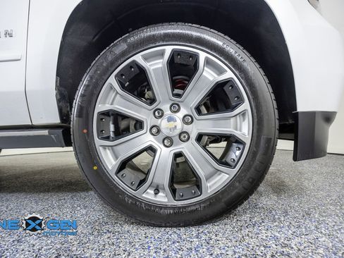 Used 2019 Chevrolet Suburban Premier AWD/4WD image 47