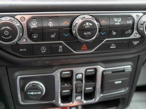 Used 2021 Jeep Wrangler Unlimited Rubicon w/ Cold Weather Group image 26