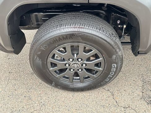 Used 2026 Toyota 4Runner SR5 AWD/4WD image 42