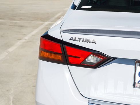 Used 2023 Nissan Altima 2.0 SR image 8