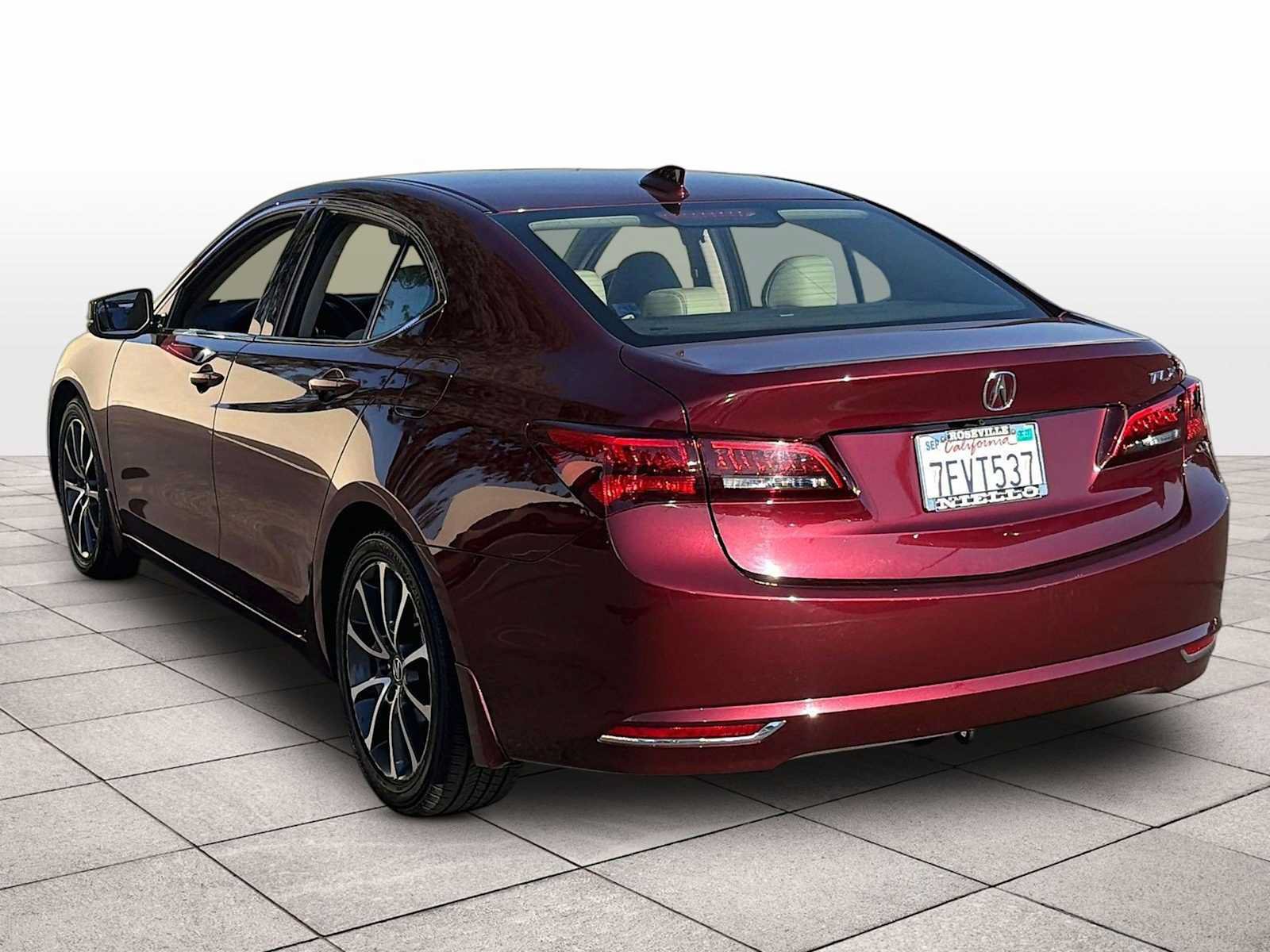Used 2015 Acura TLX w/ Technology Package FWD image 15