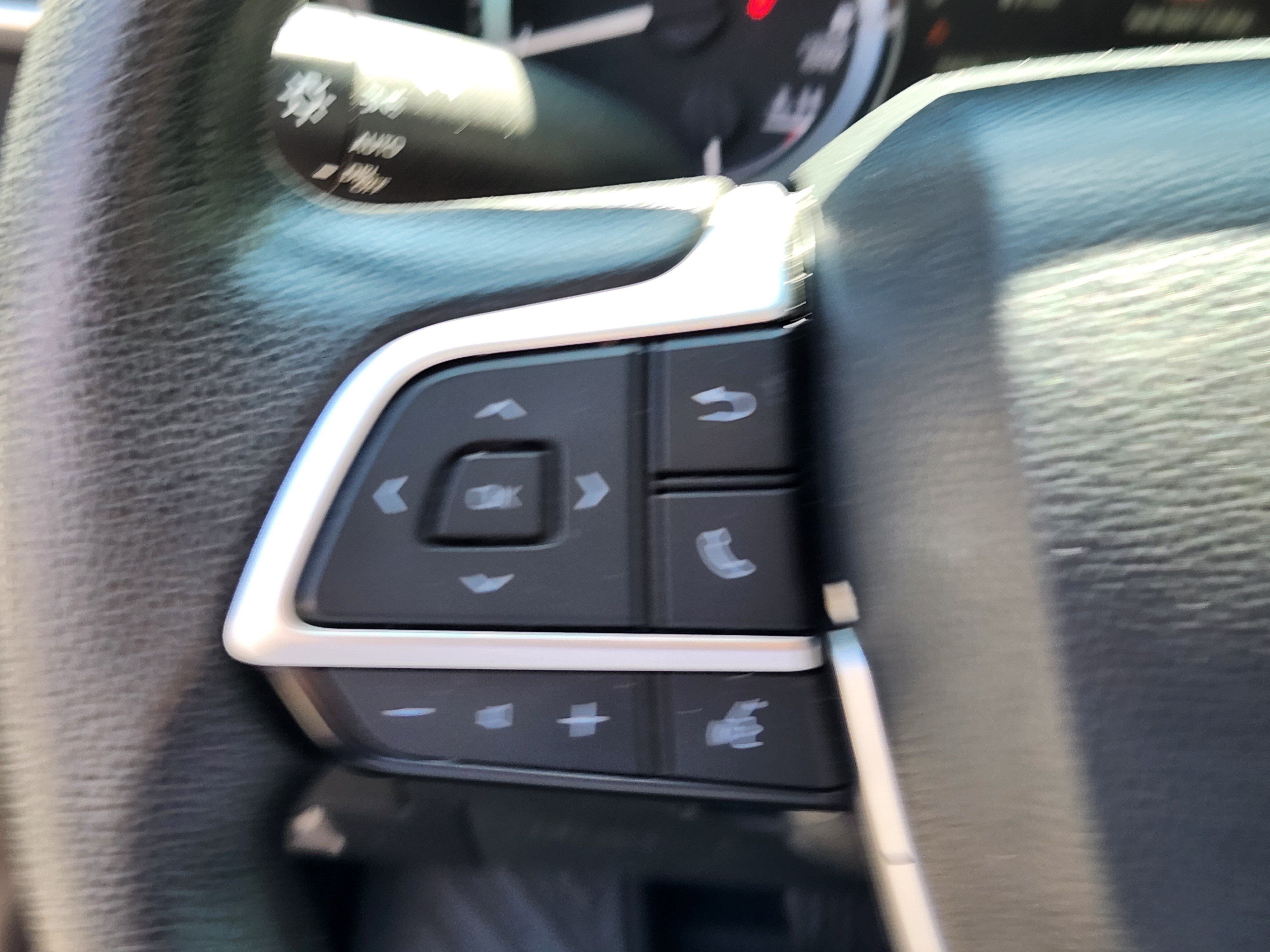 Used 2023 Toyota Highlander L AWD/4WD image 22