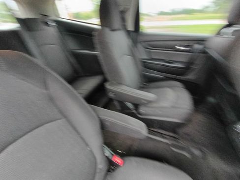 Used 2017 Chevrolet Traverse LT w/ Style and Technology Package FWD image 14