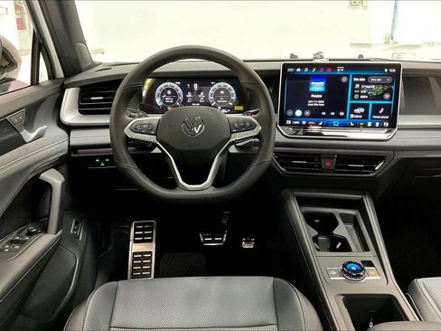 New 2026 Volkswagen Tiguan SE R-Line image 15