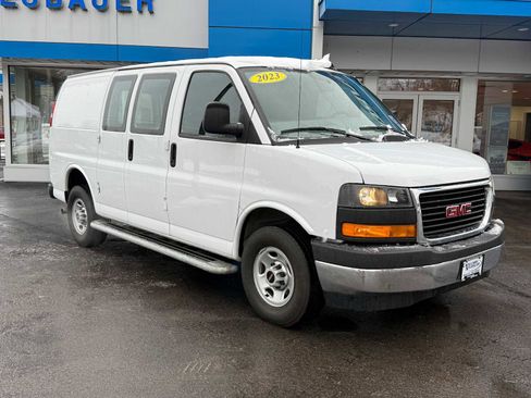 Used 2023 GMC Savana 2500 w/ Driver Convenience Package image 3