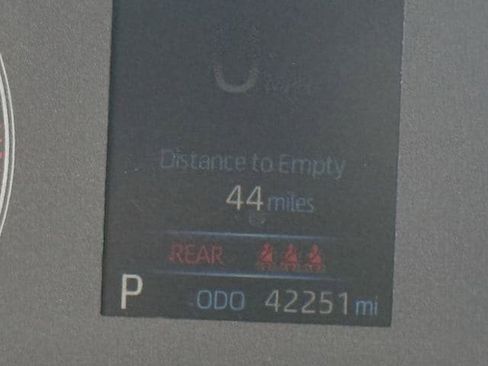 Used 2024 Toyota Corolla SE image 16