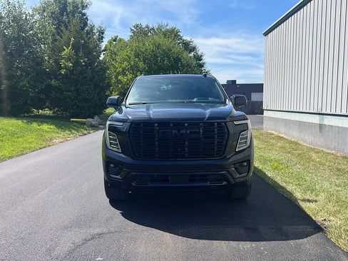 Used 2025 GMC Yukon Denali image 2