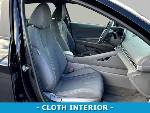 Used 2024 Hyundai Elantra SEL FWD image 28