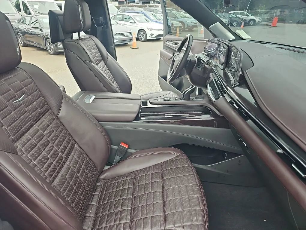 Used 2021 Cadillac Escalade Premium Luxury Platinum RWD image 31
