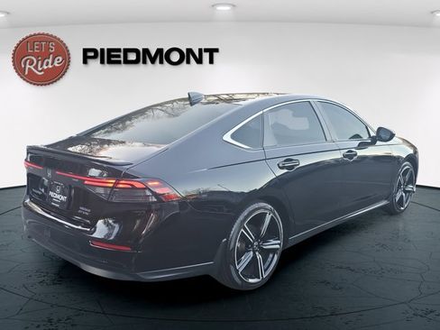 Used 2024 Honda Accord Sport image 7