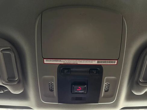 Used 2020 Toyota Camry SE image 35