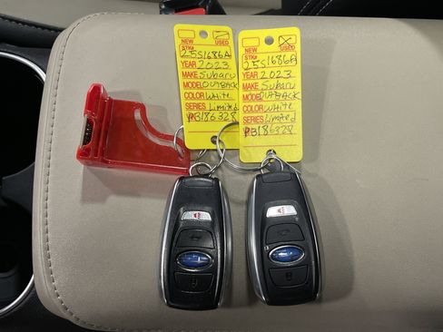 Used 2023 Subaru Outback Limited image 27