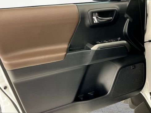 Used 2020 Toyota Tacoma Limited image 18