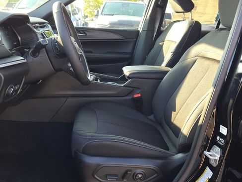 New 2025 Jeep Grand Cherokee Laredo X w/ Luxury Tech Group I AWD/4WD image 24