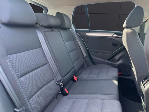 Used 2013 Volkswagen Golf 4-Door FWD image 11