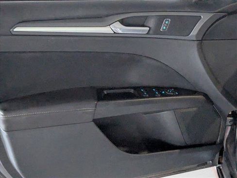 Used 2013 Ford Fusion SE FWD image 9