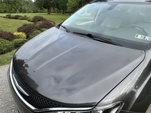 Used 2017 Chrysler Pacifica Touring-L w/ Tire & Wheel Group image 88