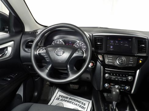 Used 2020 Nissan Pathfinder S image 17