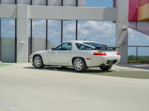Used 1991 Porsche 928 GT image 5