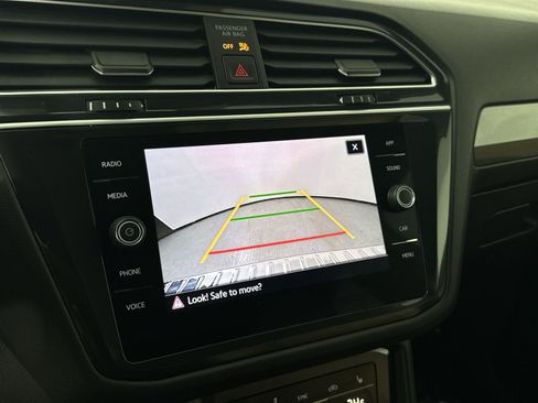 Used 2024 Volkswagen Tiguan SE AWD/4WD image 8